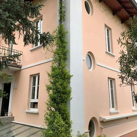 Casabella-lago Maggiore