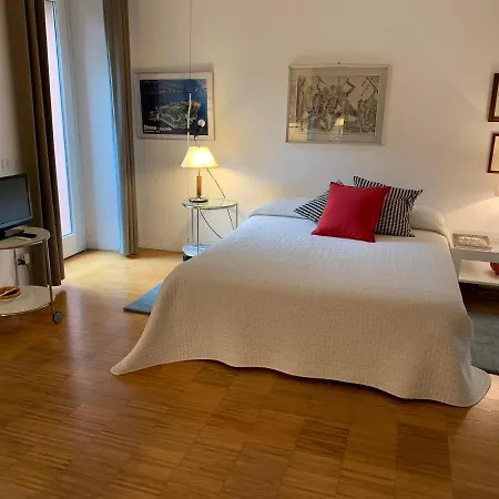 Casabella-lago Maggiore 4*