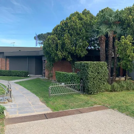 Casabella-lago Maggiore Panzió Lesa