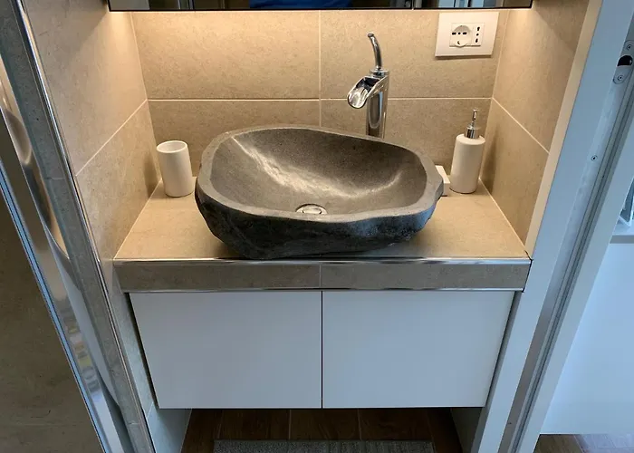 Casabella-lago Maggiore Lesa