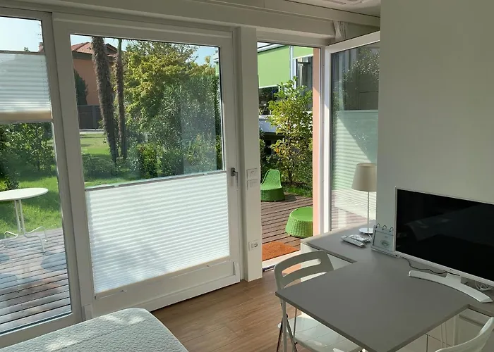 Casabella-lago Maggiore 4*