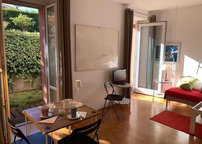 Casabella-lago Maggiore 4*