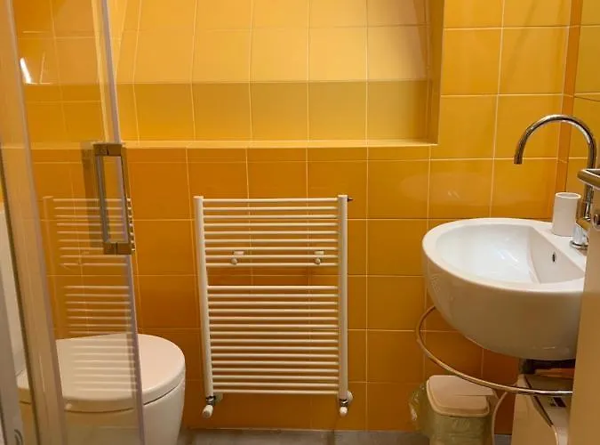 Casabella-lago Maggiore ベッド・アンド・ブレックファスト レーザ