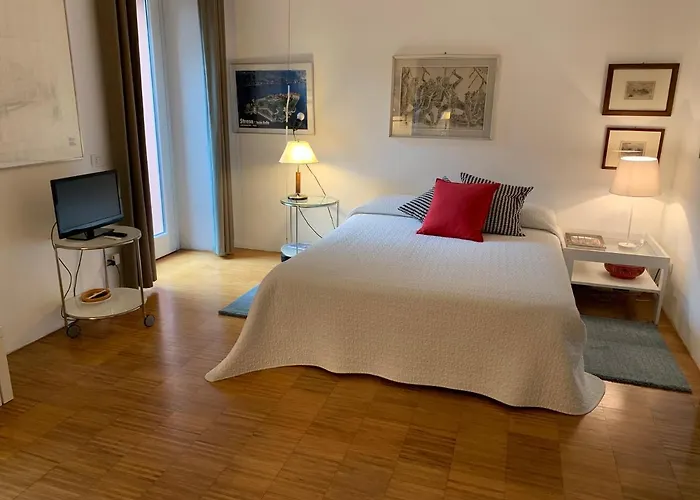 Casabella-lago Maggiore 4*