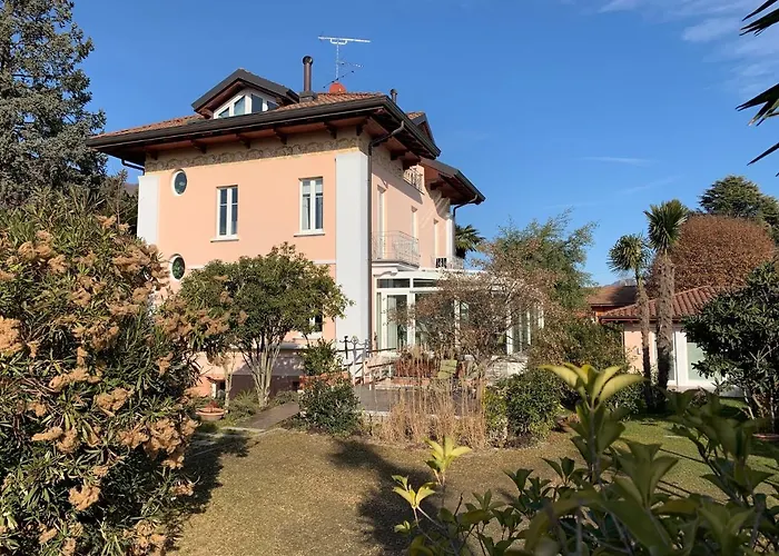 Casabella-lago Maggiore ベッド・アンド・ブレックファスト 4*