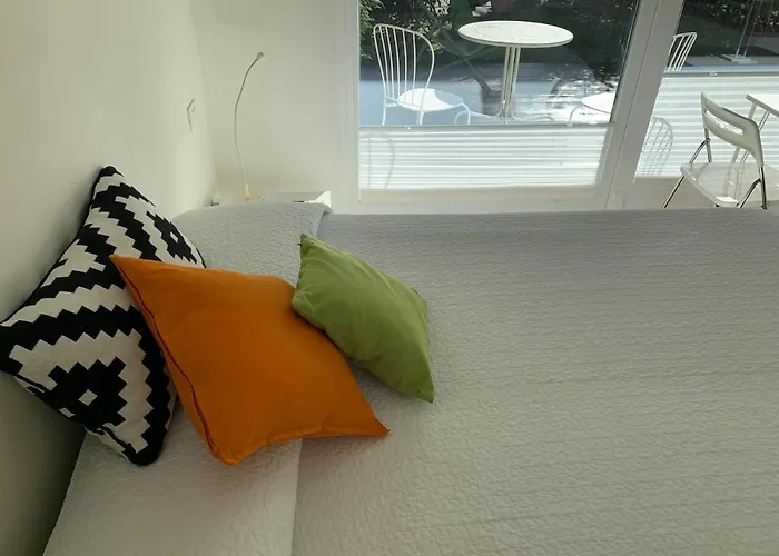 Casabella-lago Maggiore 4*